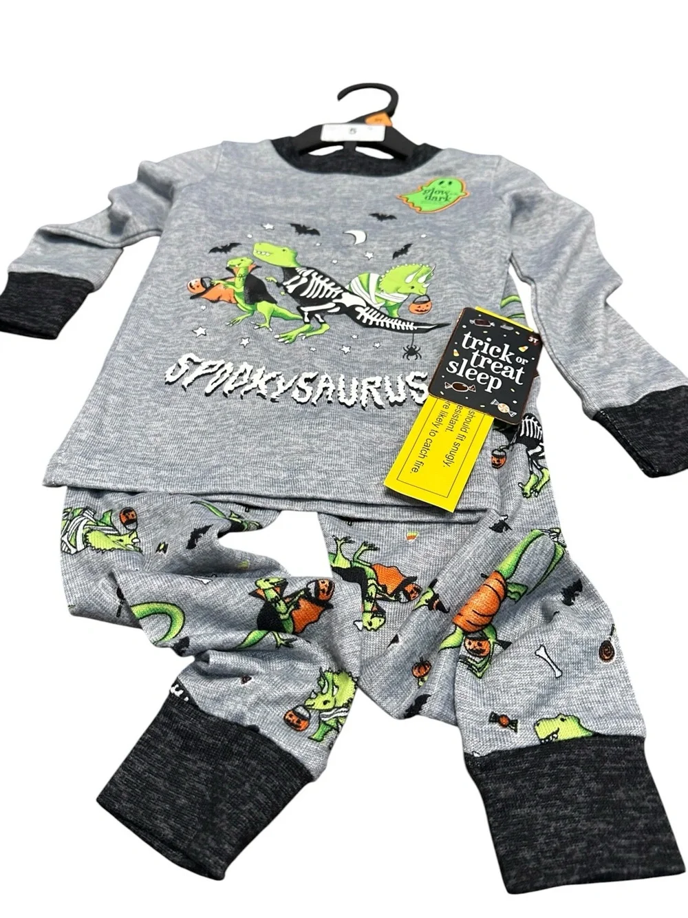 NWT Trick or Treat Sleep Glow in the Dark Spookysaurus Dinosaur Pajama Set Gray